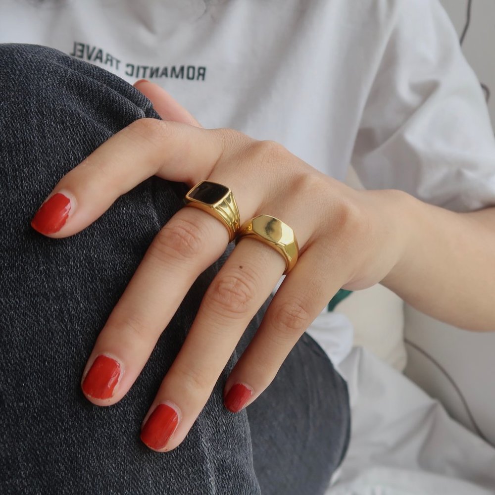 NEW 18K Gold Plated Black Square Signet Ring - Picture 7 of 8